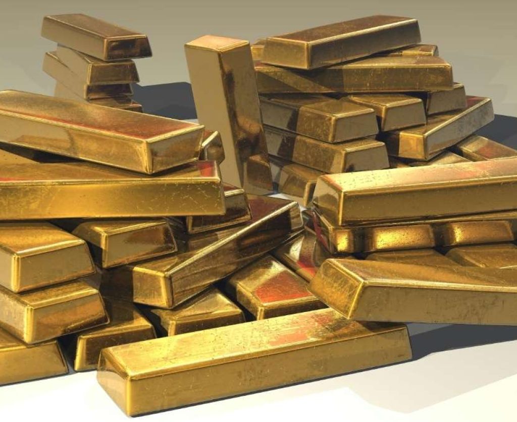 बहुत सारे सोने के बिस्किट हैं।